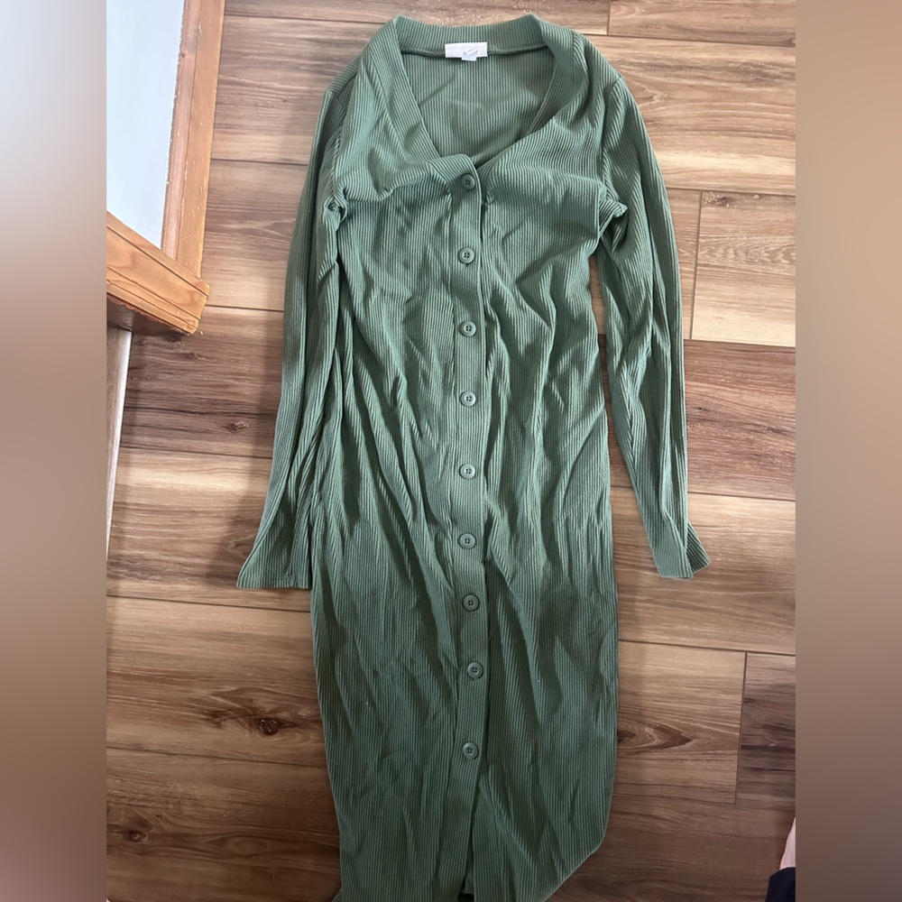 Maternity Ribbed Button-Front Long Sleeve Dress in Olive Green size sm